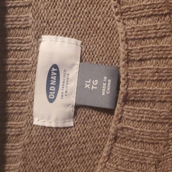 Old navy sweater - Picture 2 of 4